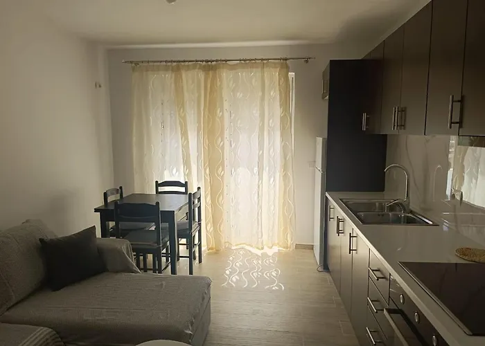 Close To With Balcony Appartamento *